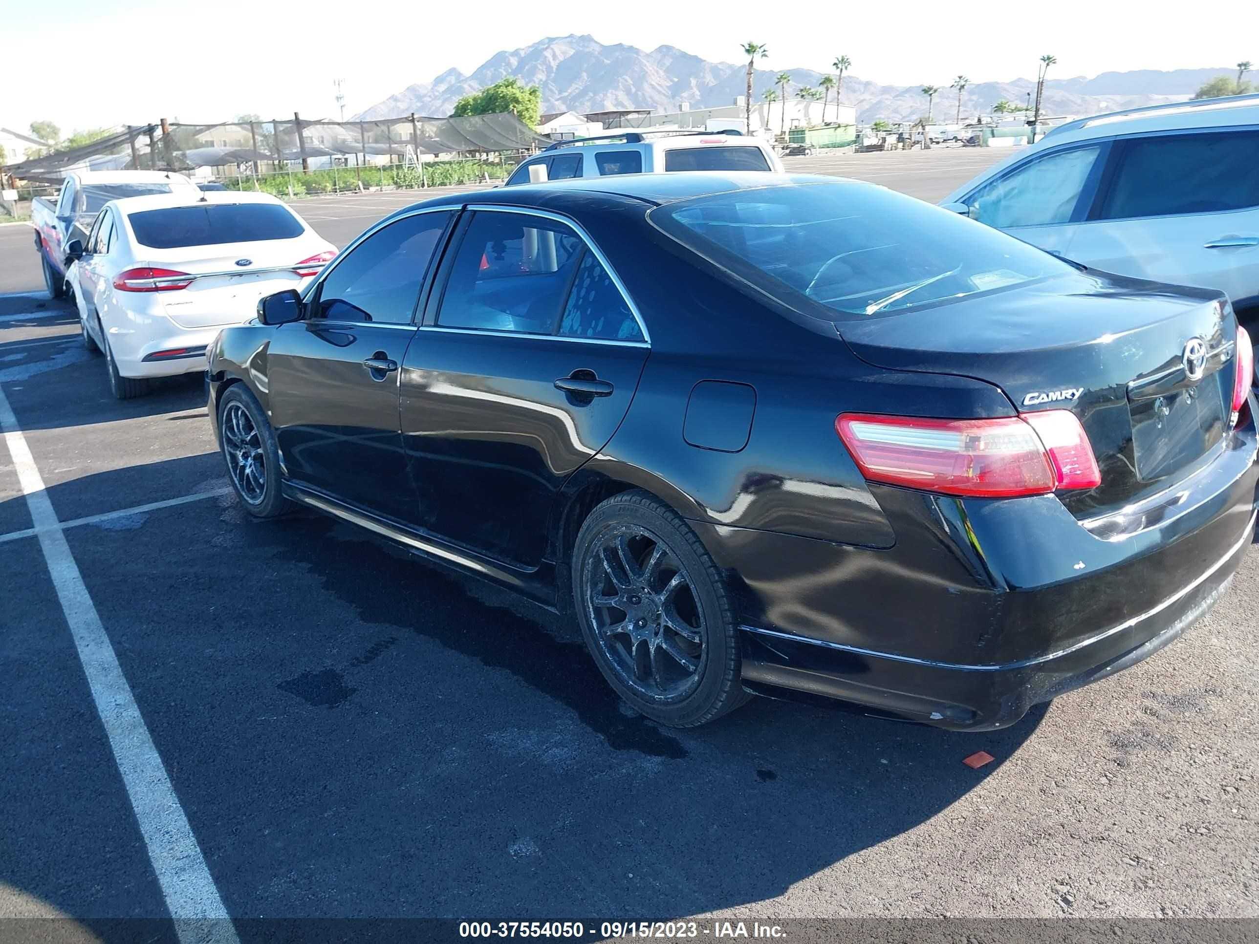 Photo 2 VIN: 4T1BK46K49U094601 - TOYOTA CAMRY SE 