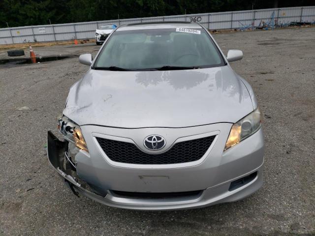 Photo 4 VIN: 4T1BK46K57U051561 - TOYOTA CAMRY LE 