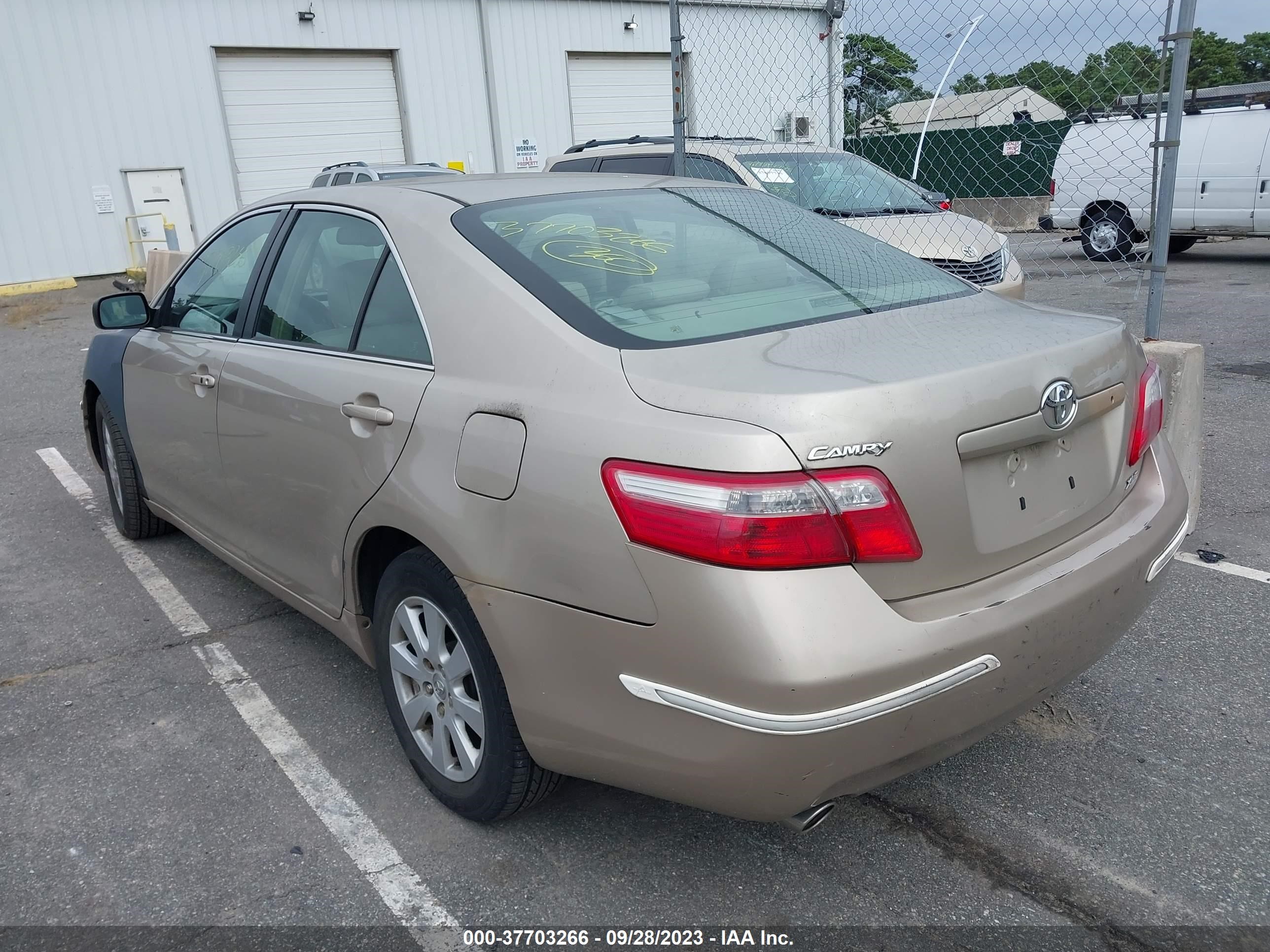 Photo 2 VIN: 4T1BK46K57U537030 - TOYOTA CAMRY 