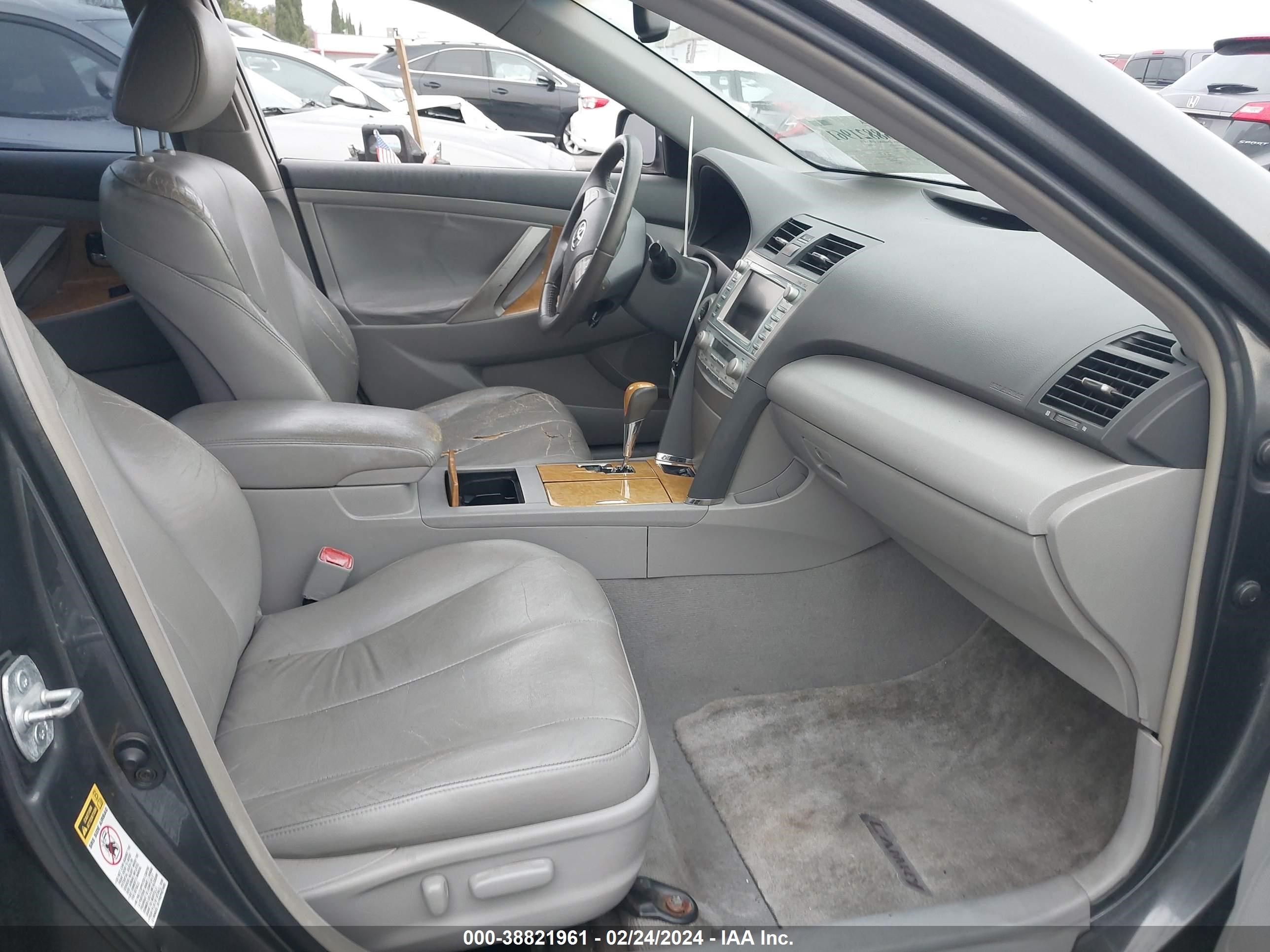 Photo 4 VIN: 4T1BK46K67U519023 - TOYOTA CAMRY 