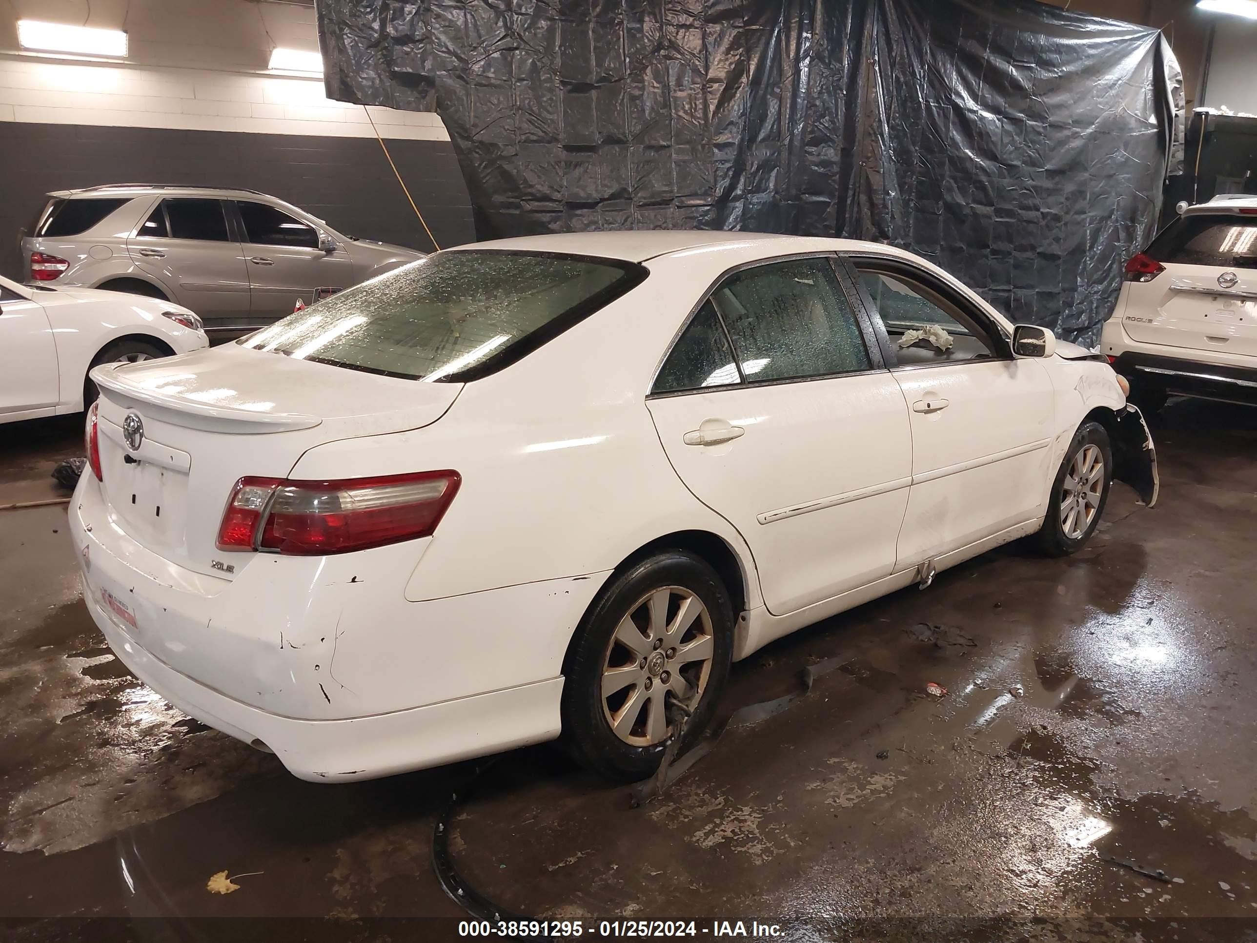 Photo 3 VIN: 4T1BK46K67U531138 - TOYOTA CAMRY 