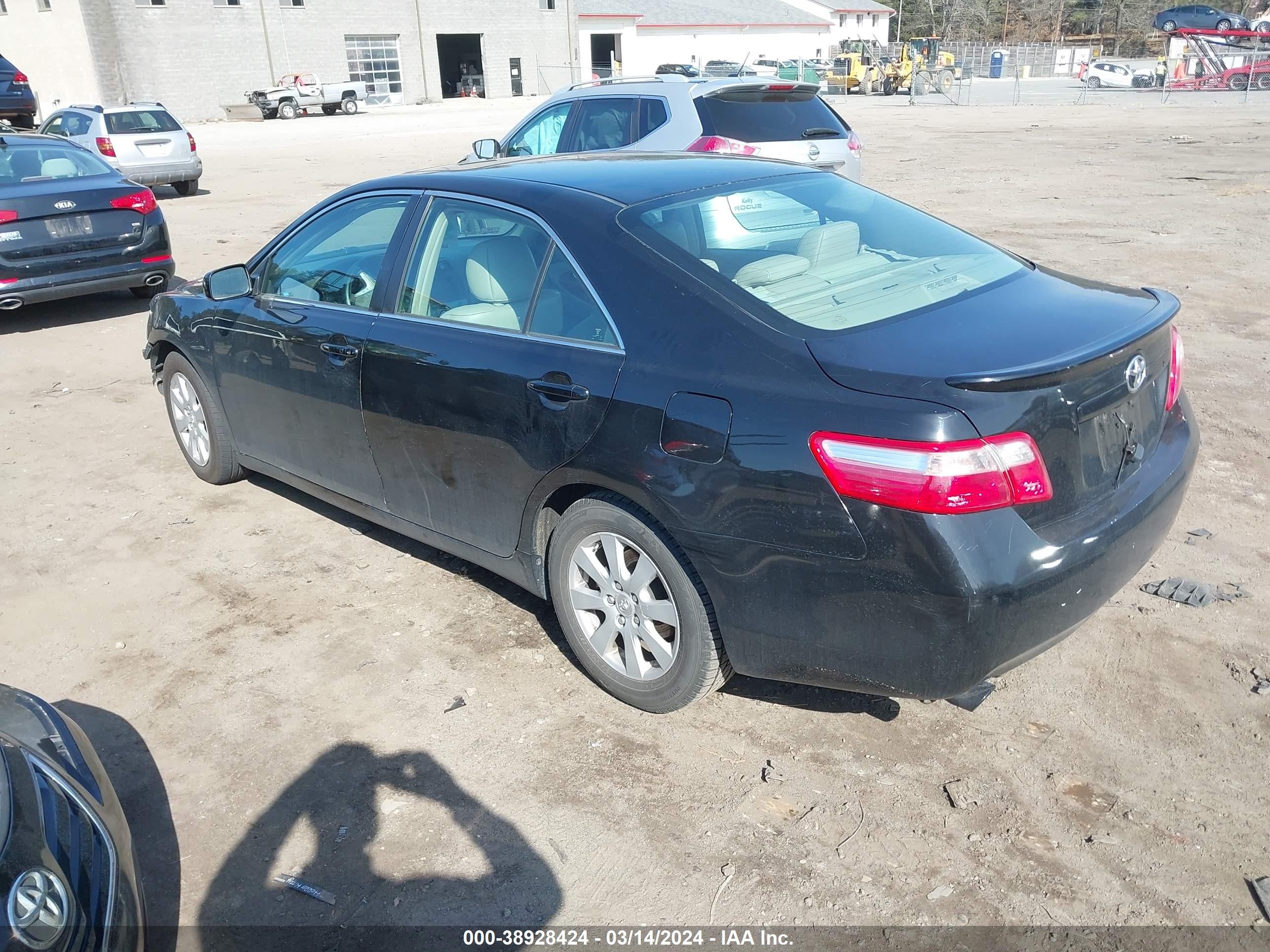 Photo 2 VIN: 4T1BK46K68U566909 - TOYOTA CAMRY 