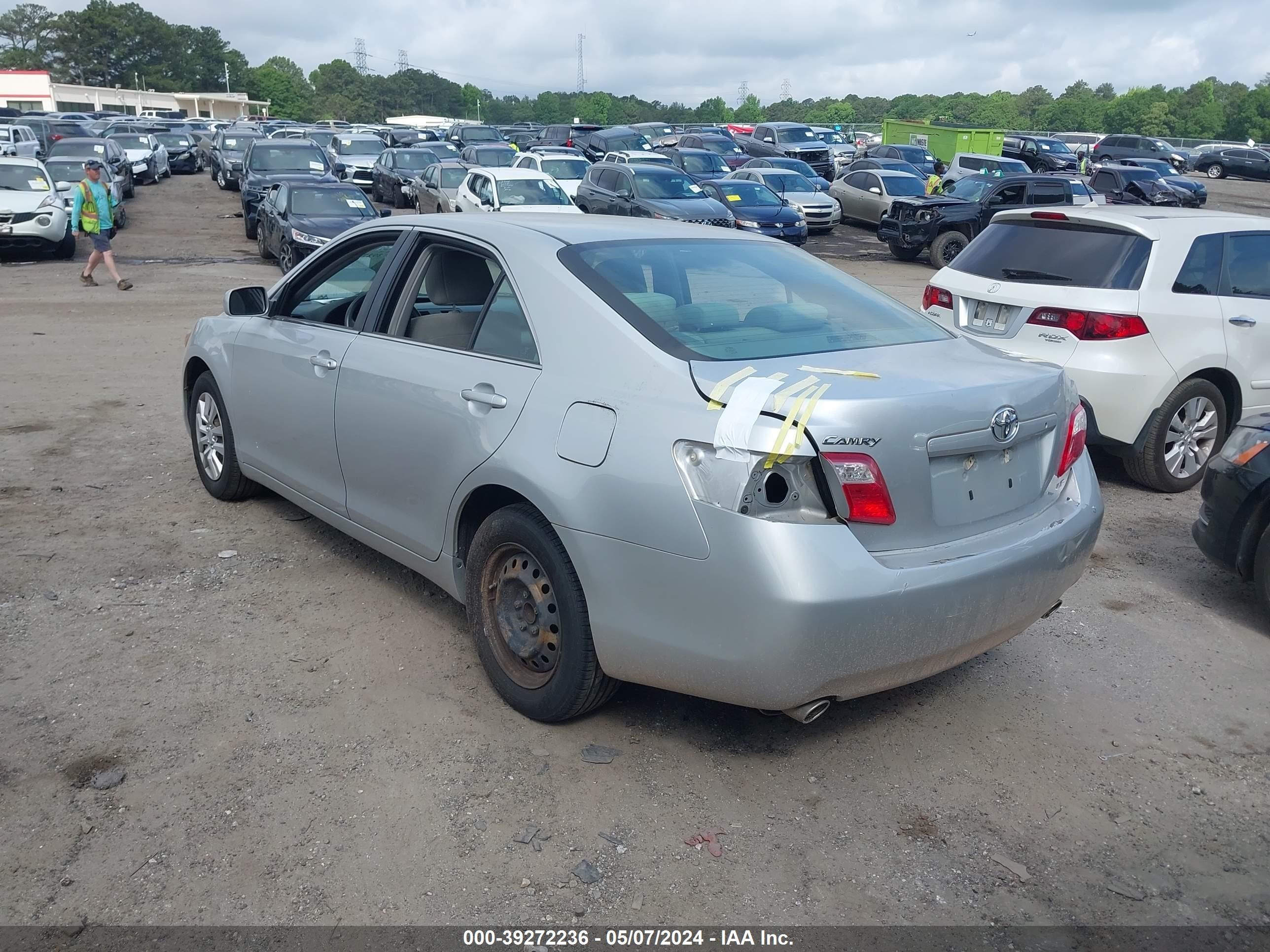 Photo 2 VIN: 4T1BK46K78U057055 - TOYOTA CAMRY 