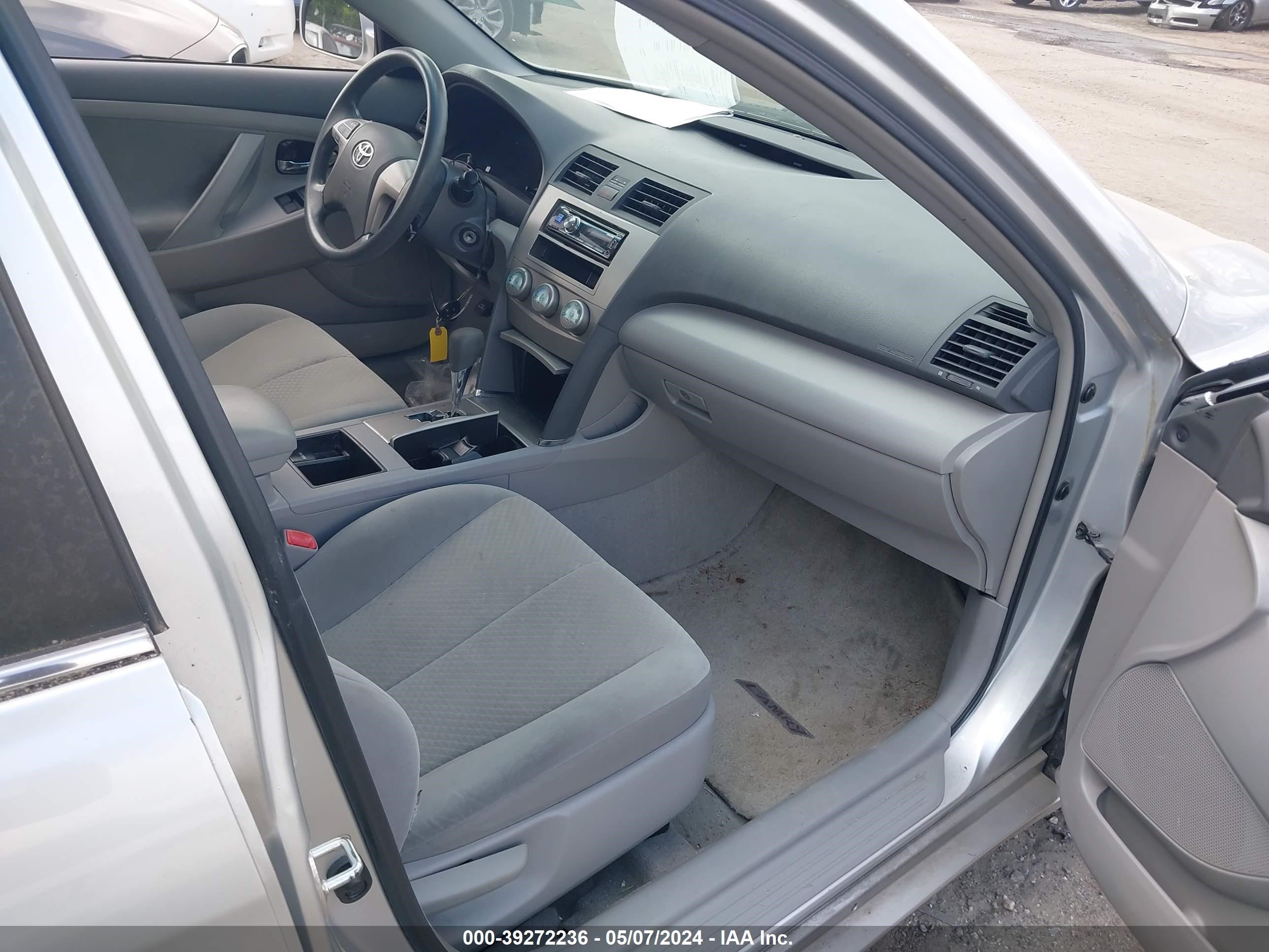 Photo 4 VIN: 4T1BK46K78U057055 - TOYOTA CAMRY 