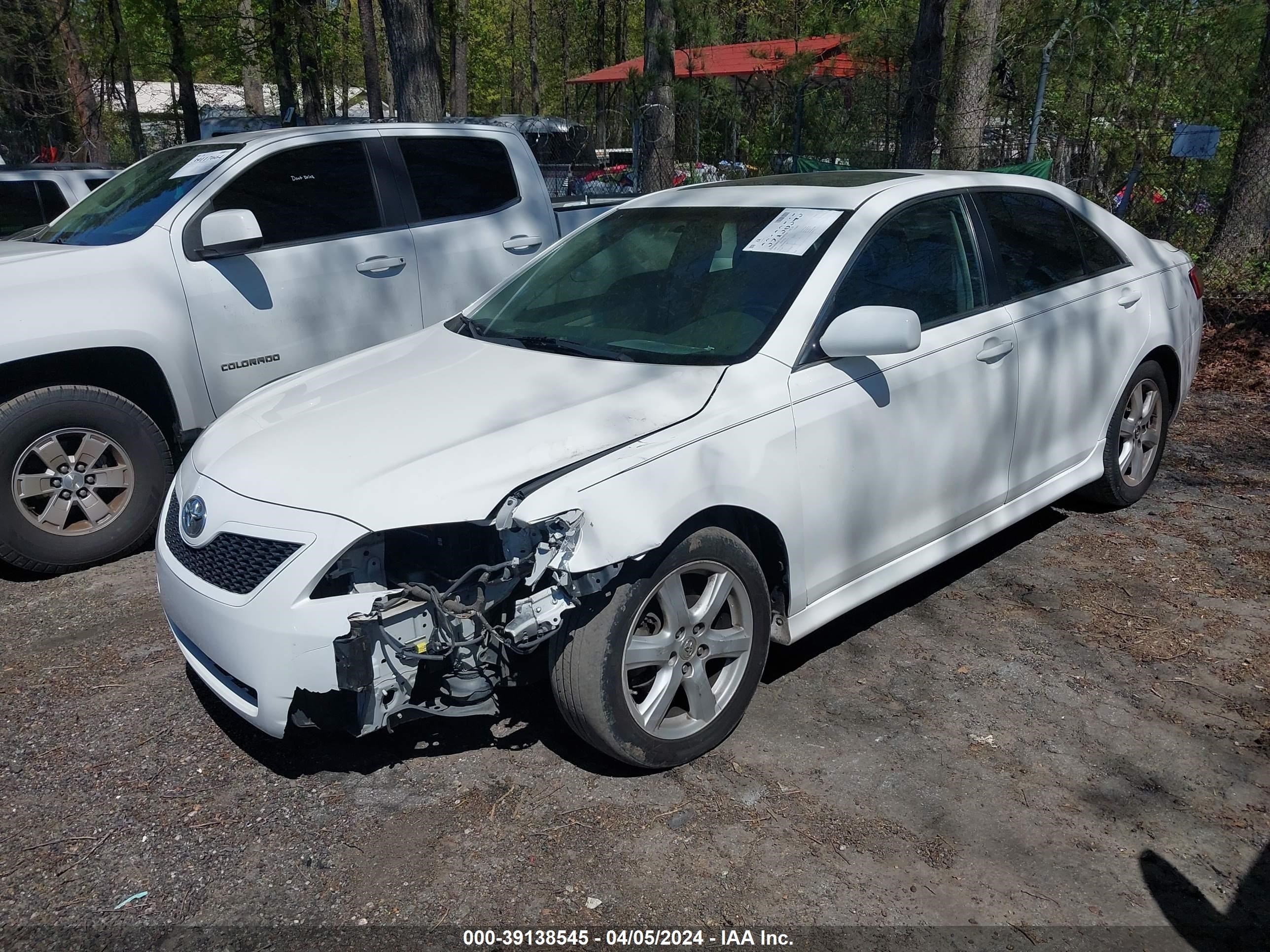 Photo 1 VIN: 4T1BK46K98U562627 - TOYOTA CAMRY 