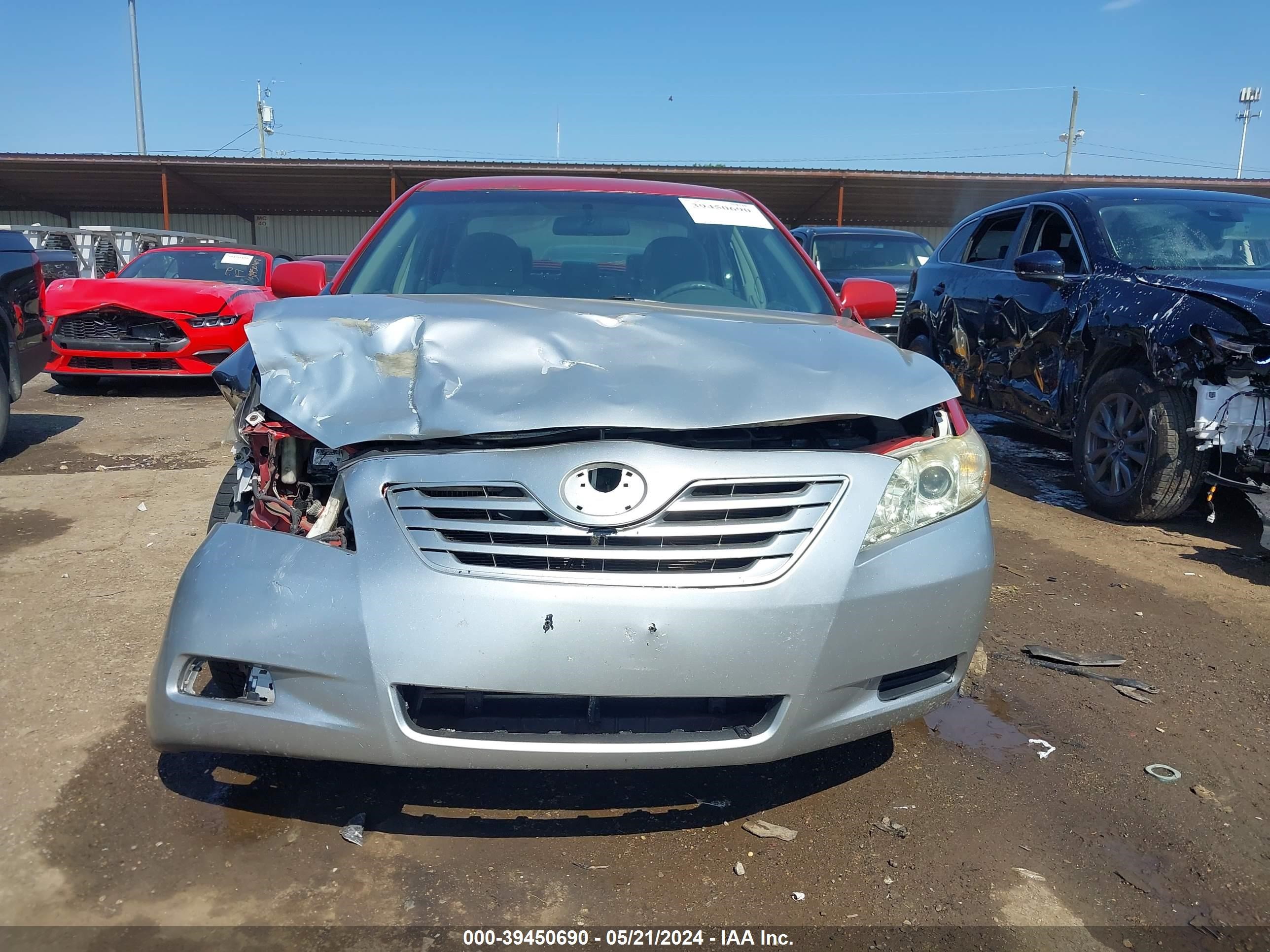 Photo 11 VIN: 4T1BK46KX7U001805 - TOYOTA CAMRY 