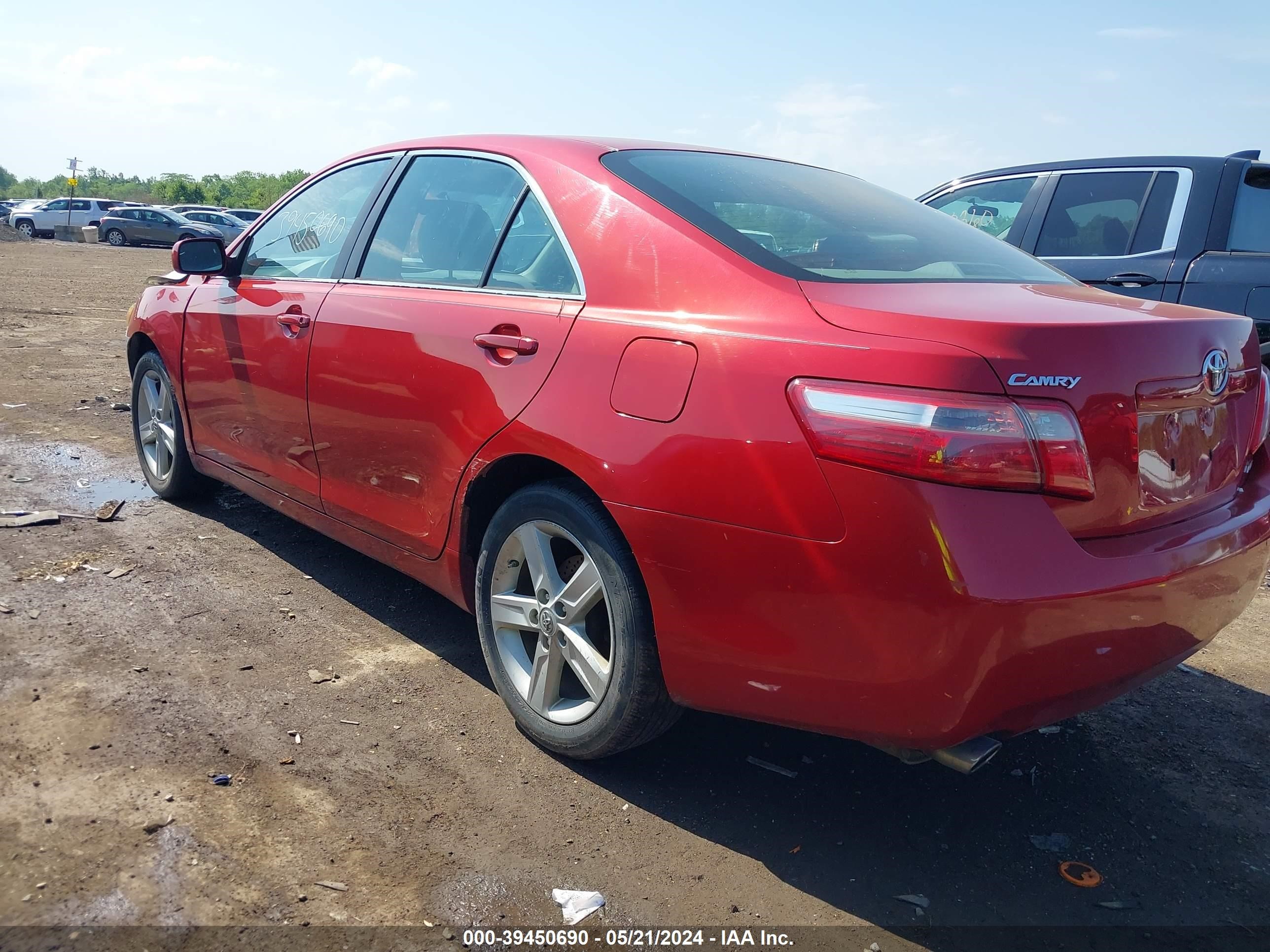 Photo 2 VIN: 4T1BK46KX7U001805 - TOYOTA CAMRY 