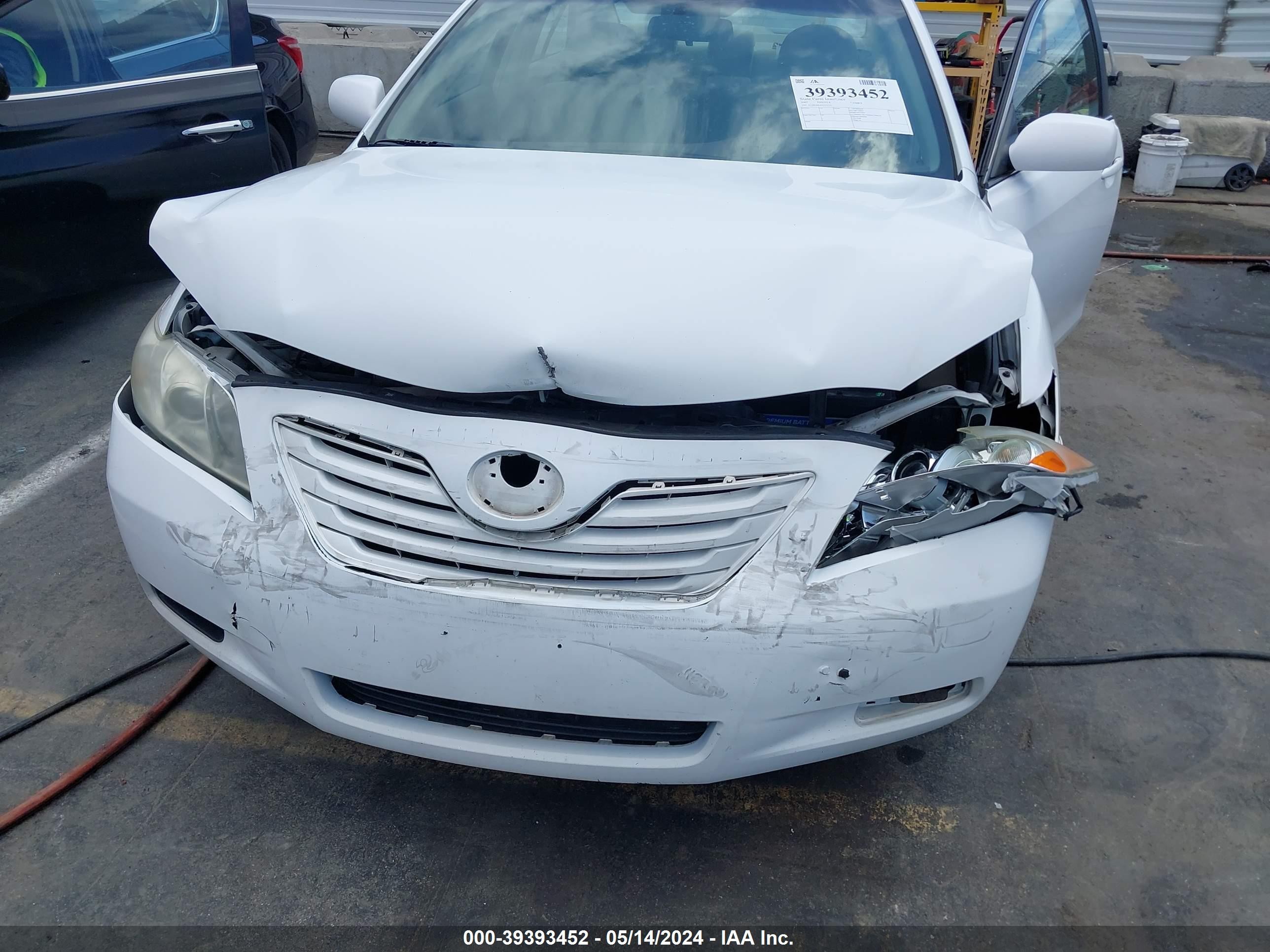 Photo 5 VIN: 4T1BK46KX7U525374 - TOYOTA CAMRY 