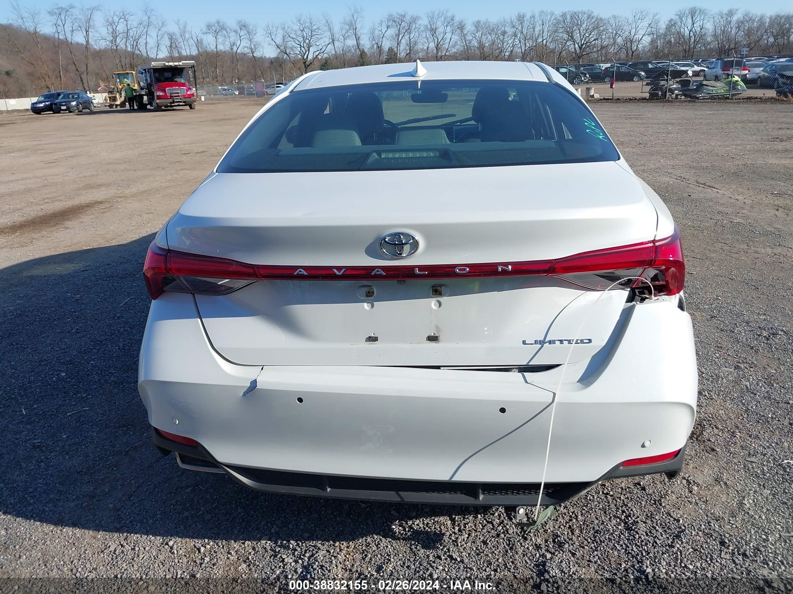 Photo 16 VIN: 4T1BZ1FB1KU015045 - TOYOTA AVALON 