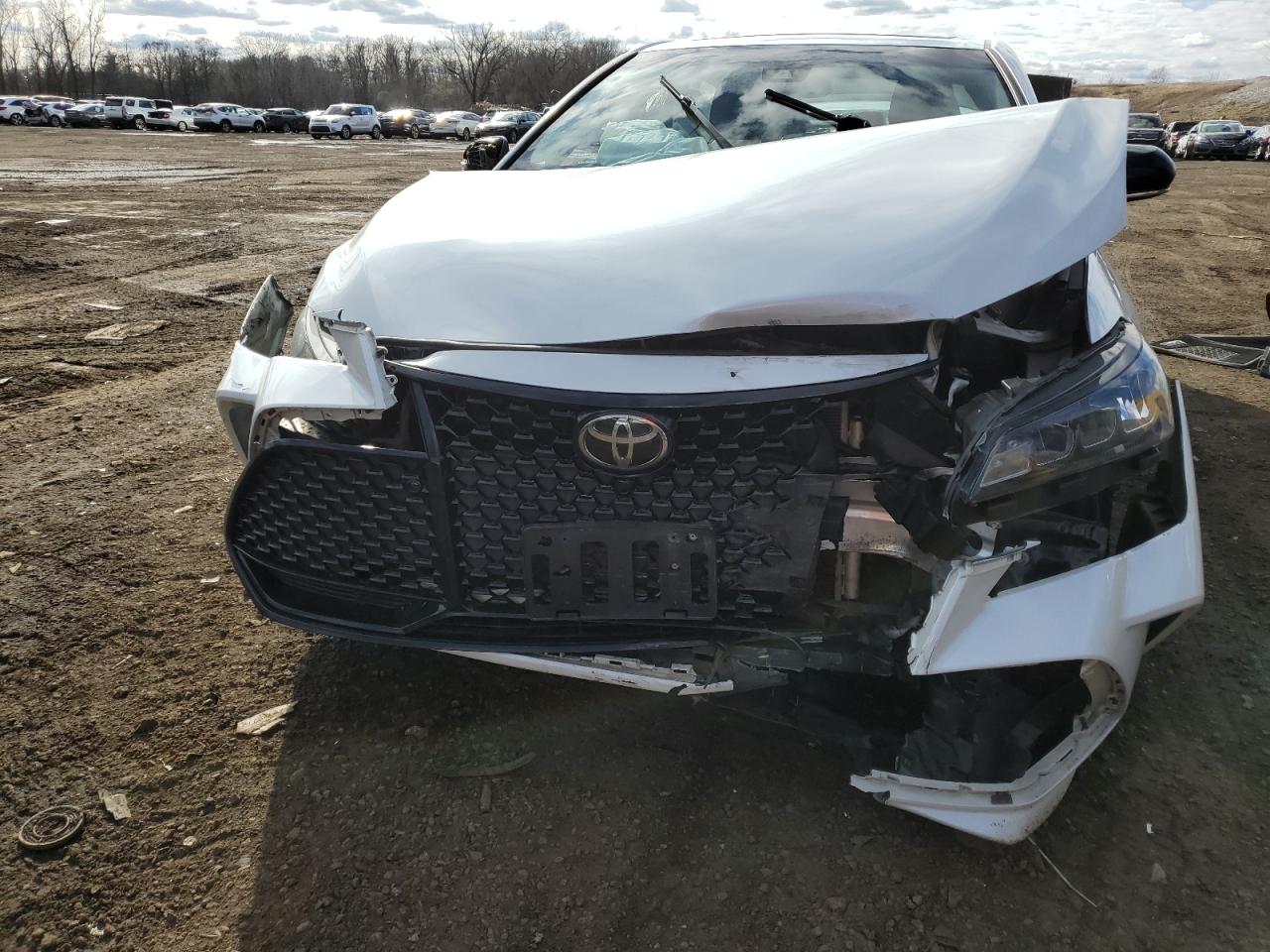 Photo 4 VIN: 4T1BZ1FB2KU001302 - TOYOTA AVALON 