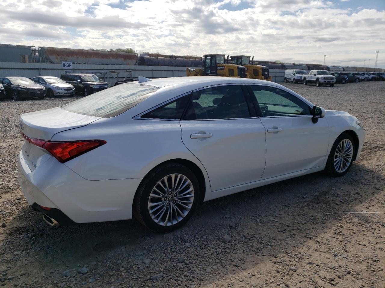 Photo 2 VIN: 4T1BZ1FB2KU017399 - TOYOTA AVALON 