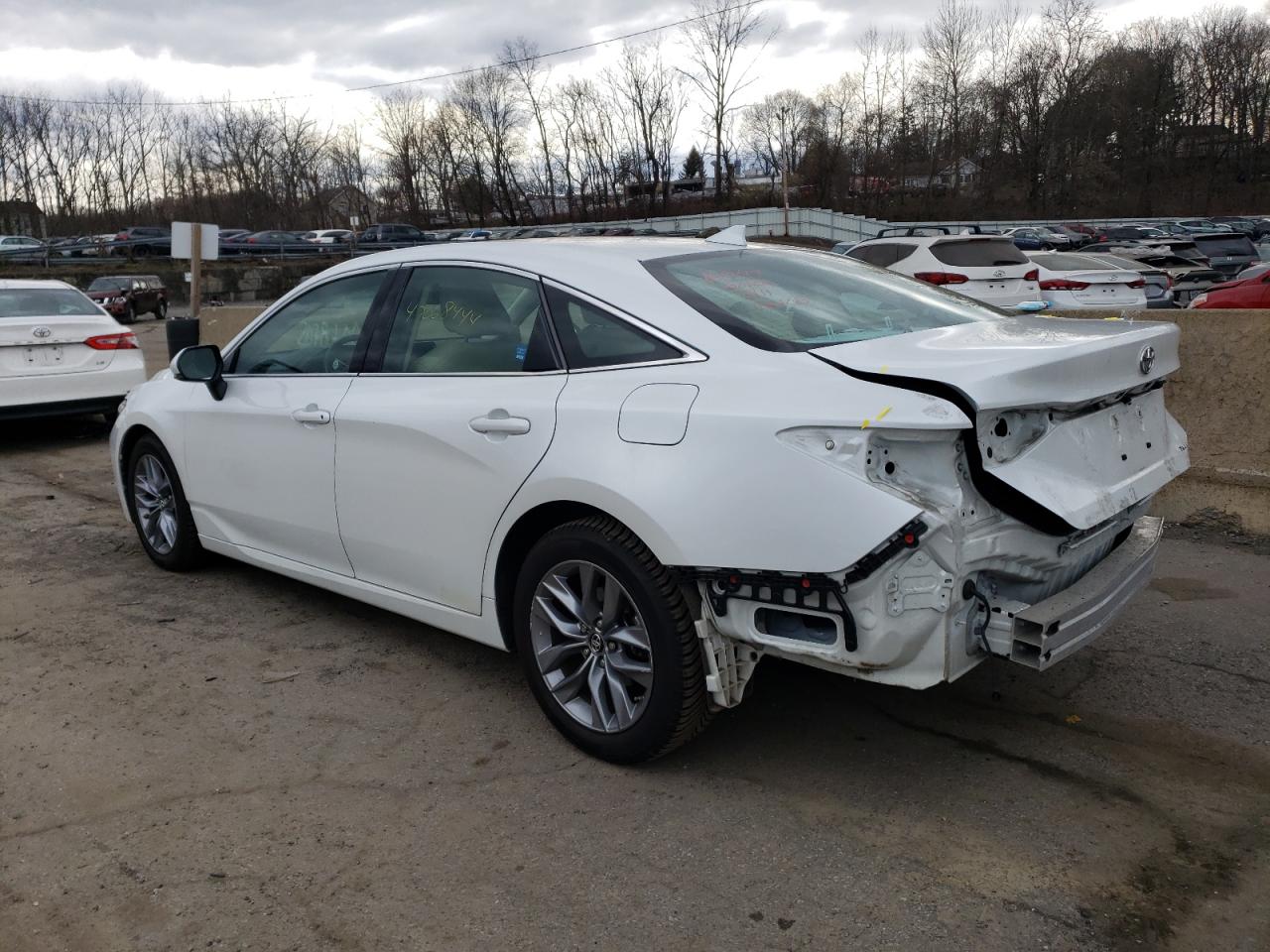 Photo 1 VIN: 4T1BZ1FB3KU029240 - TOYOTA AVALON 