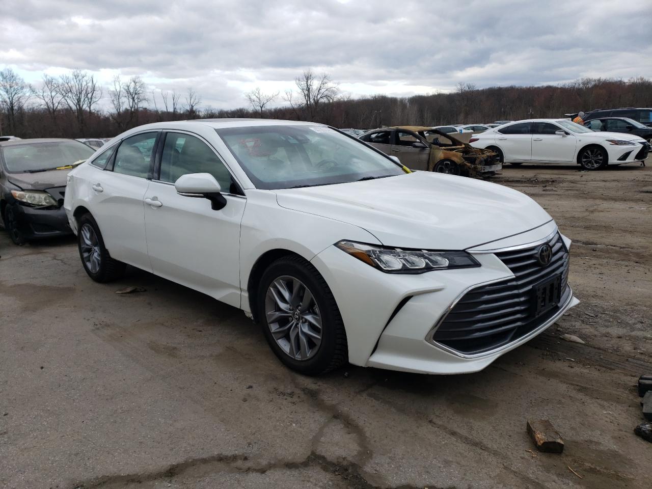 Photo 3 VIN: 4T1BZ1FB3KU029240 - TOYOTA AVALON 