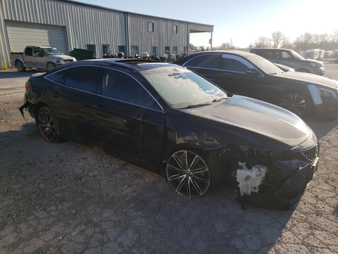 Photo 3 VIN: 4T1BZ1FB8KU002387 - TOYOTA AVALON 