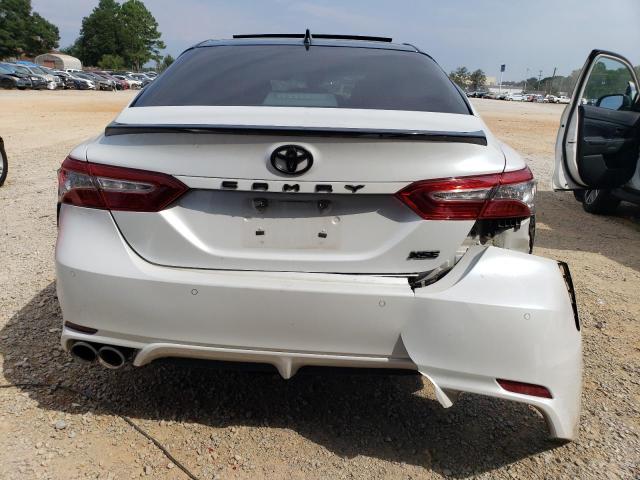 Photo 5 VIN: 4T1BZ1HK0JU011810 - TOYOTA CAMRY XSE 