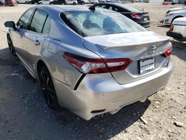 Photo 2 VIN: 4T1BZ1HK0JU012116 - TOYOTA CAMRY XSE 