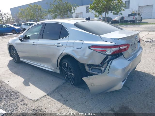 Photo 2 VIN: 4T1BZ1HK0JU012228 - TOYOTA CAMRY 