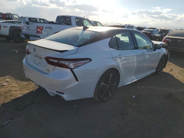 Photo 2 VIN: 4T1BZ1HK0JU017610 - TOYOTA CAMRY XSE 