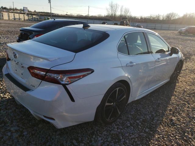 Photo 2 VIN: 4T1BZ1HK0JU506878 - TOYOTA CAMRY XSE 