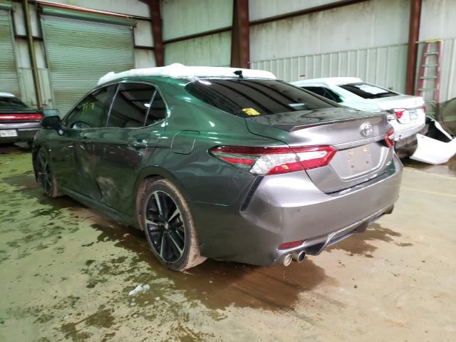 Photo 2 VIN: 4T1BZ1HK2JU003966 - TOYOTA CAMRY XSE 