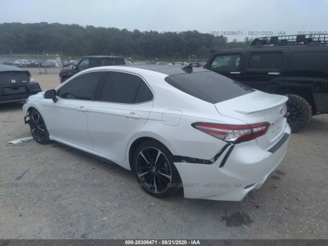 Photo 2 VIN: 4T1BZ1HK2JU012800 - TOYOTA CAMRY 