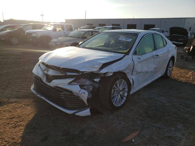 Photo 1 VIN: 4T1BZ1HK2JU506722 - TOYOTA CAMRY XSE 