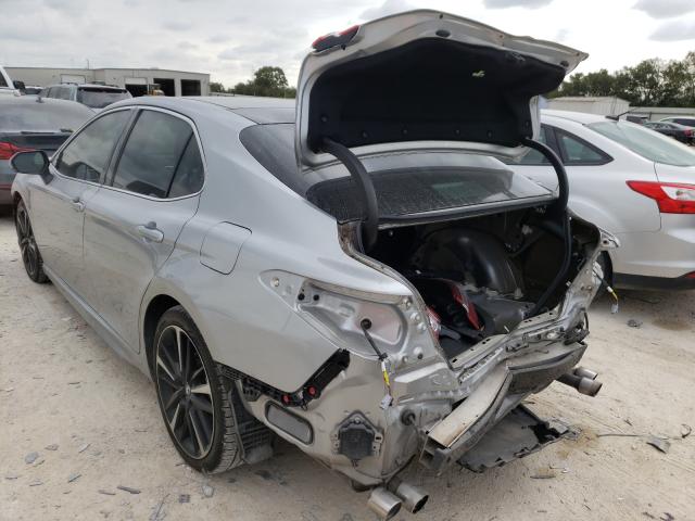 Photo 2 VIN: 4T1BZ1HK3JU015205 - TOYOTA CAMRY XSE 