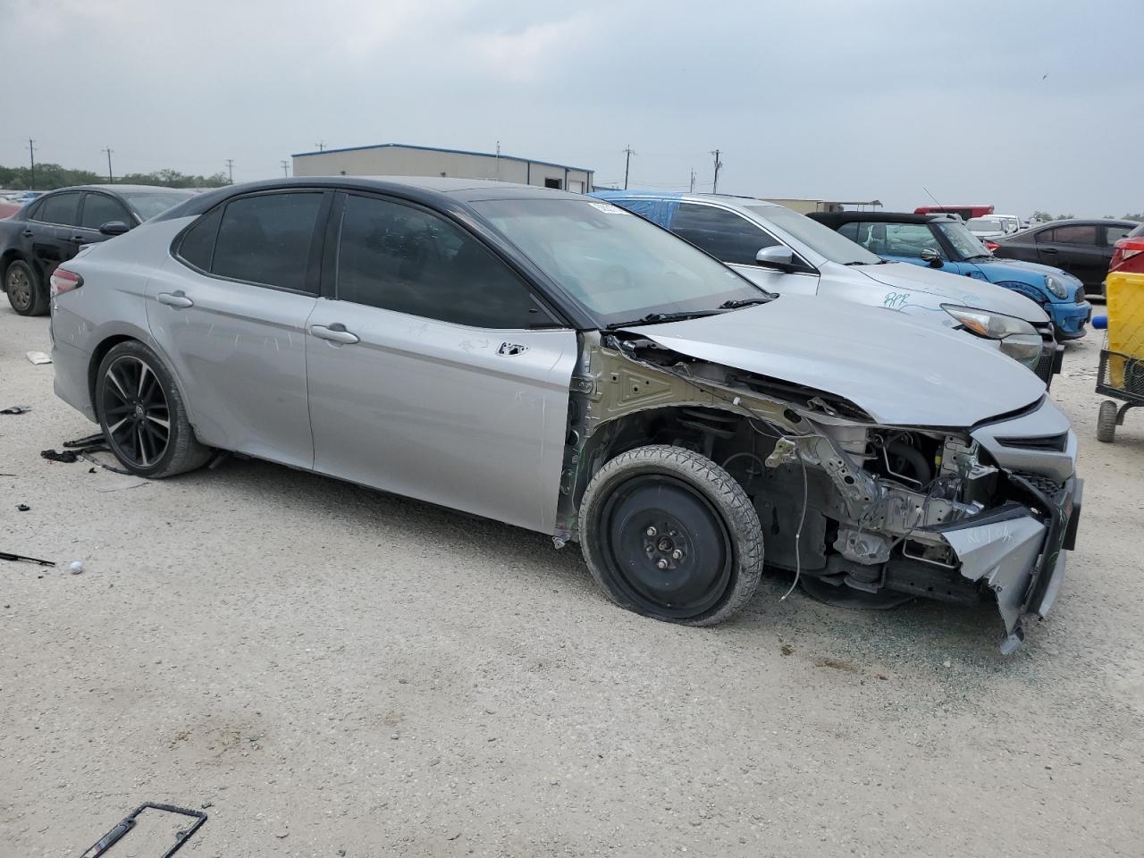 Photo 3 VIN: 4T1BZ1HK3JU020422 - TOYOTA CAMRY 