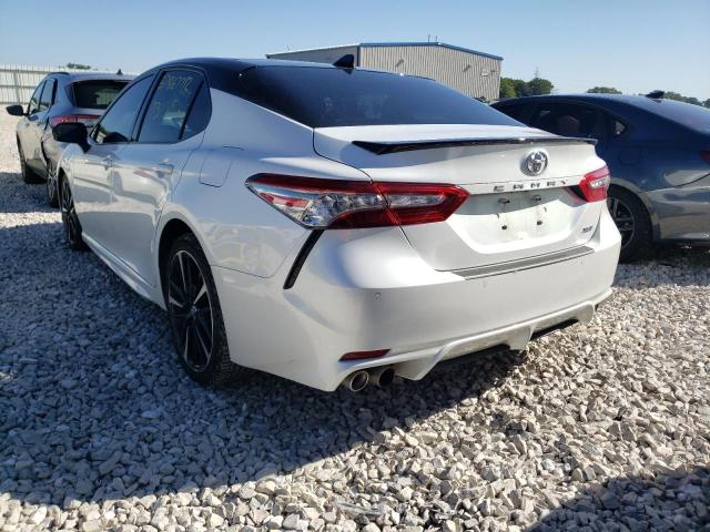 Photo 2 VIN: 4T1BZ1HK4JU011860 - TOYOTA CAMRY XSE 