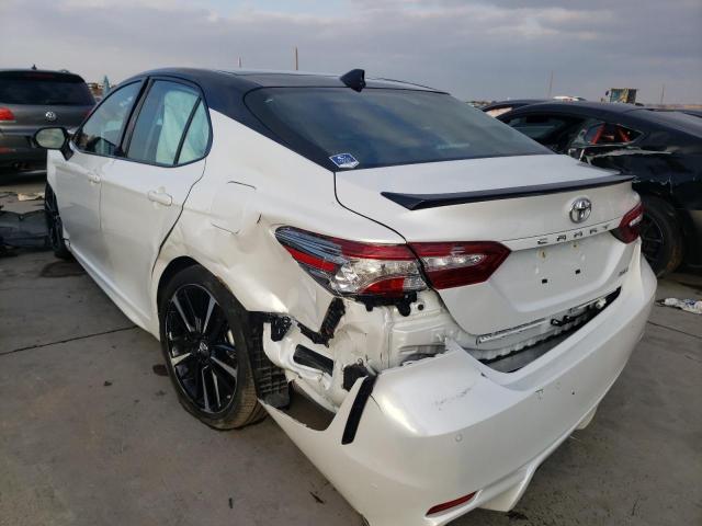 Photo 2 VIN: 4T1BZ1HK4JU018243 - TOYOTA CAMRY XSE 