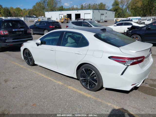 Photo 2 VIN: 4T1BZ1HK6JU015392 - TOYOTA CAMRY 