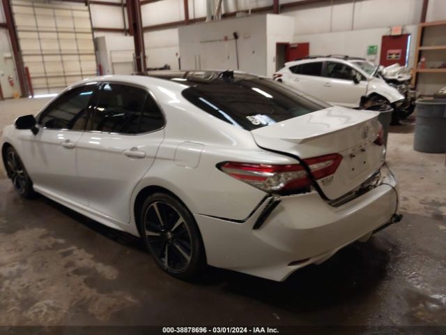 Photo 2 VIN: 4T1BZ1HK7JU011450 - TOYOTA CAMRY 