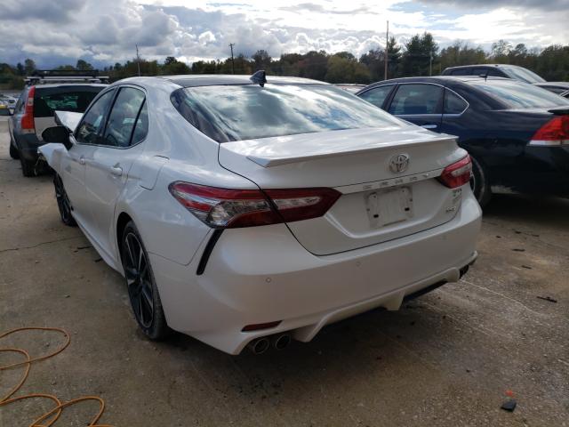 Photo 2 VIN: 4T1BZ1HK8JU001655 - TOYOTA CAMRY XSE 