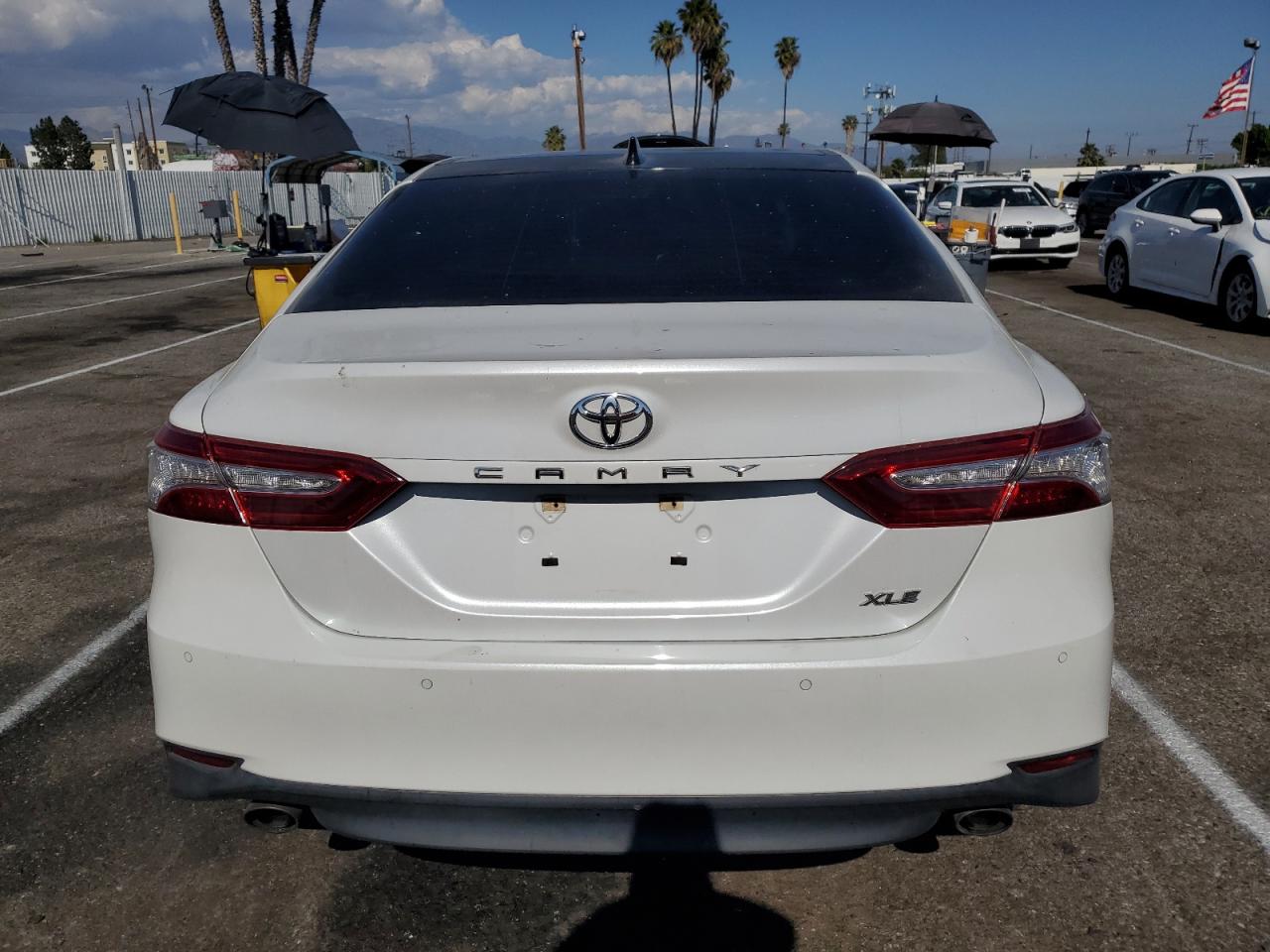 Photo 5 VIN: 4T1BZ1HK8JU008590 - TOYOTA CAMRY 