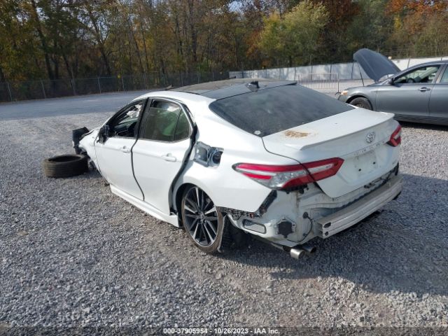 Photo 2 VIN: 4T1BZ1HK8JU010906 - TOYOTA CAMRY 