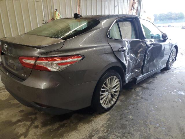 Photo 2 VIN: 4T1BZ1HK9JU001230 - TOYOTA CAMRY XSE 