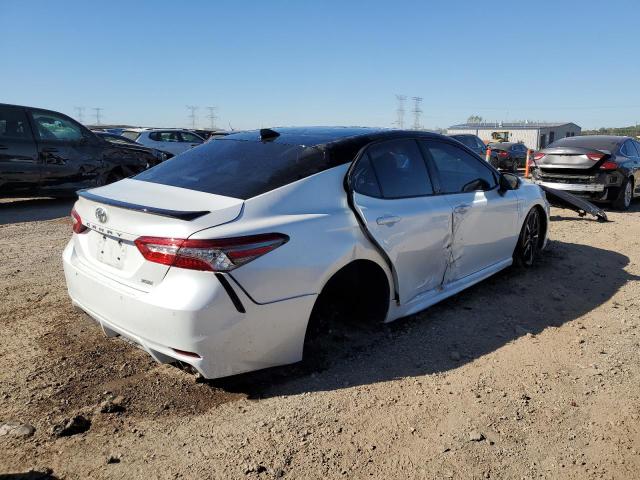 Photo 2 VIN: 4T1BZ1HK9JU001759 - TOYOTA CAMRY XSE 