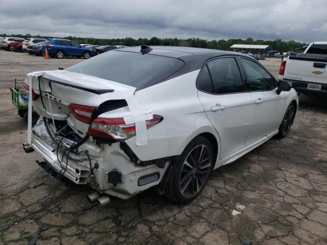 Photo 2 VIN: 4T1BZ1HK9JU004936 - TOYOTA CAMRY XSE 