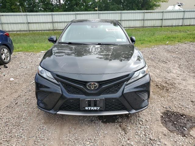 Photo 4 VIN: 4T1BZ1HK9JU010641 - TOYOTA CAMRY XSE 