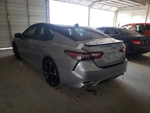 Photo 2 VIN: 4T1BZ1HK9JU019453 - TOYOTA CAMRY XSE 