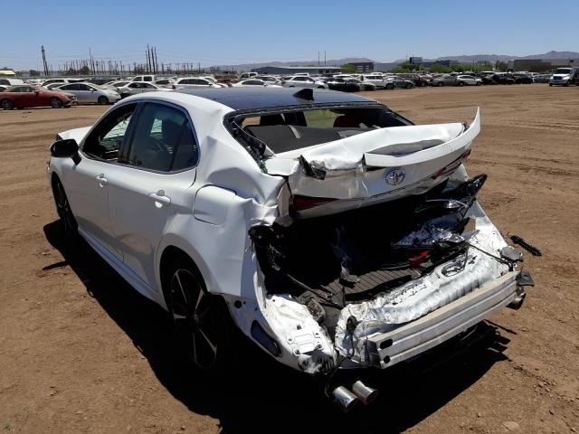 Photo 2 VIN: 4T1BZ1HK9JU020697 - TOYOTA CAMRY XSE 