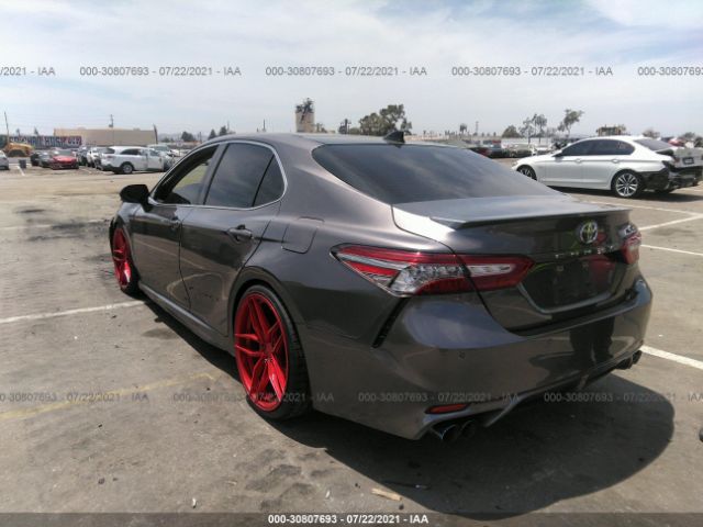 Photo 2 VIN: 4T1BZ1HK9JU501503 - TOYOTA CAMRY 