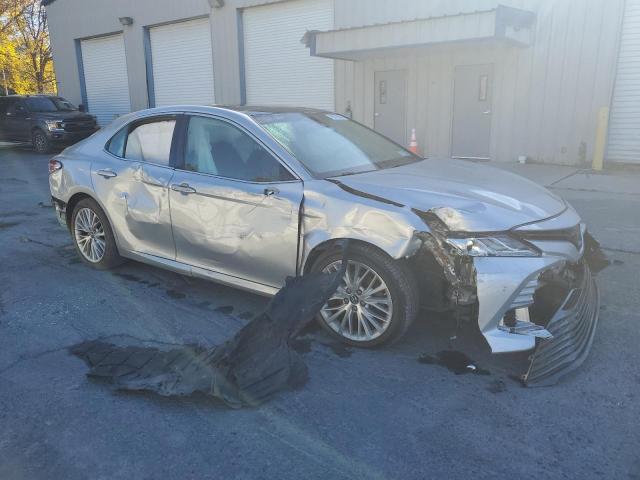 Photo 3 VIN: 4T1BZ1HK9JU501694 - TOYOTA CAMRY XSE 