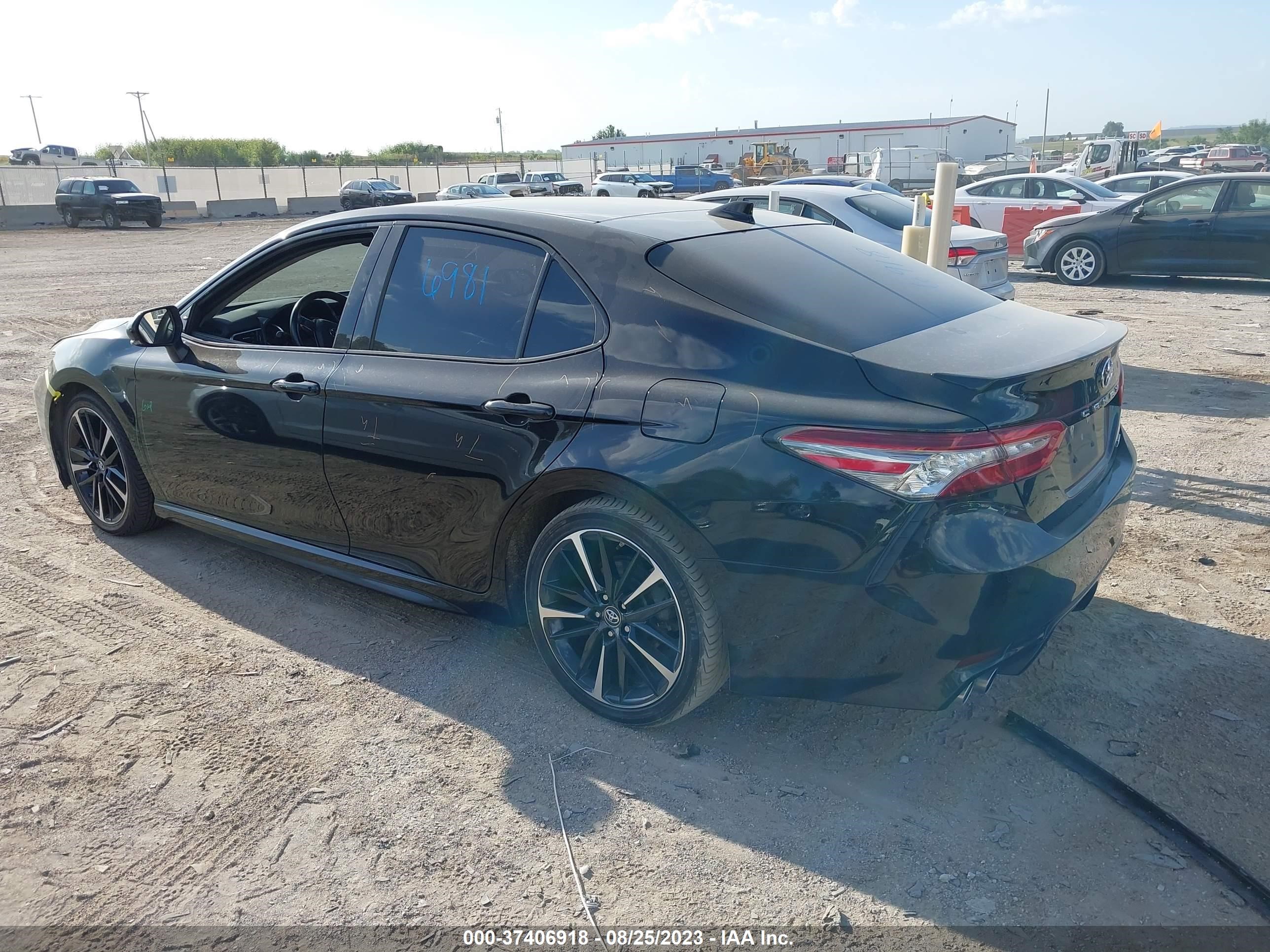 Photo 2 VIN: 4T1BZ1HKXJU003214 - TOYOTA CAMRY 