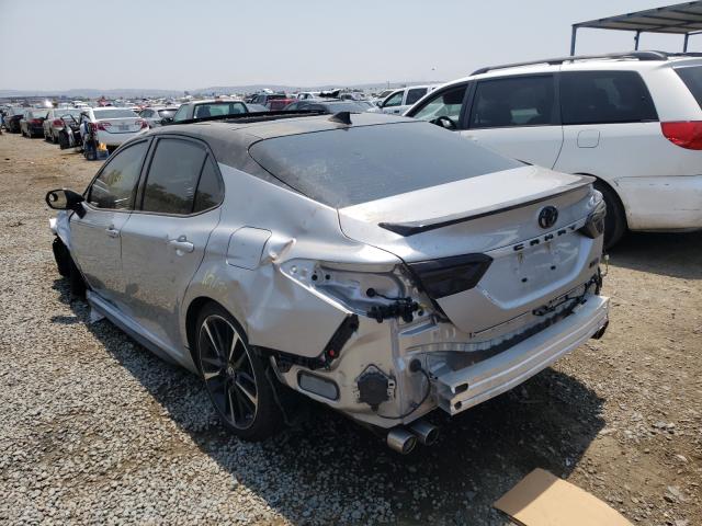 Photo 2 VIN: 4T1BZ1HKXJU021082 - TOYOTA CAMRY XSE 