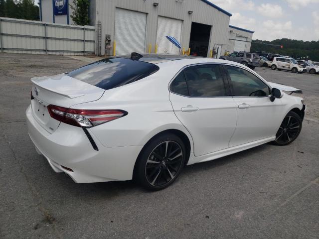 Photo 2 VIN: 4T1BZ1HKXKU508977 - TOYOTA CAMRY XSE 