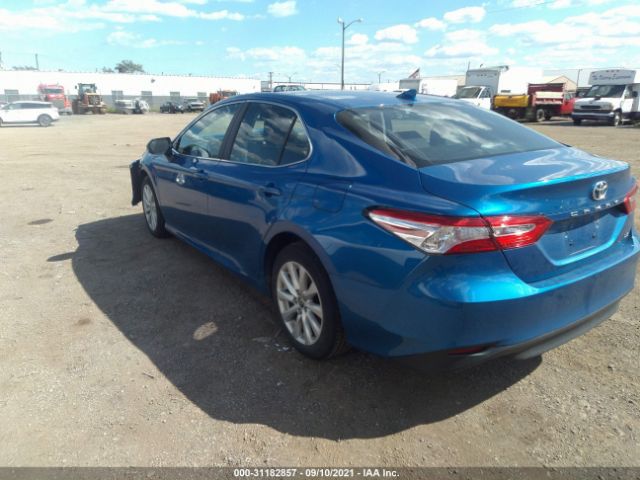 Photo 2 VIN: 4T1C11AK0LU398741 - TOYOTA CAMRY 