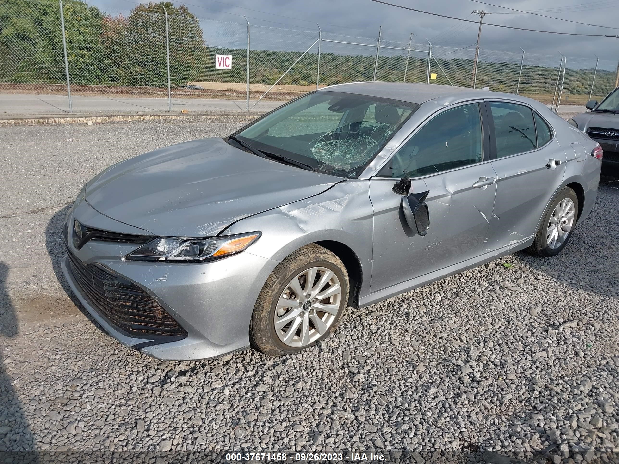 Photo 1 VIN: 4T1C11AK0LU883428 - TOYOTA CAMRY 