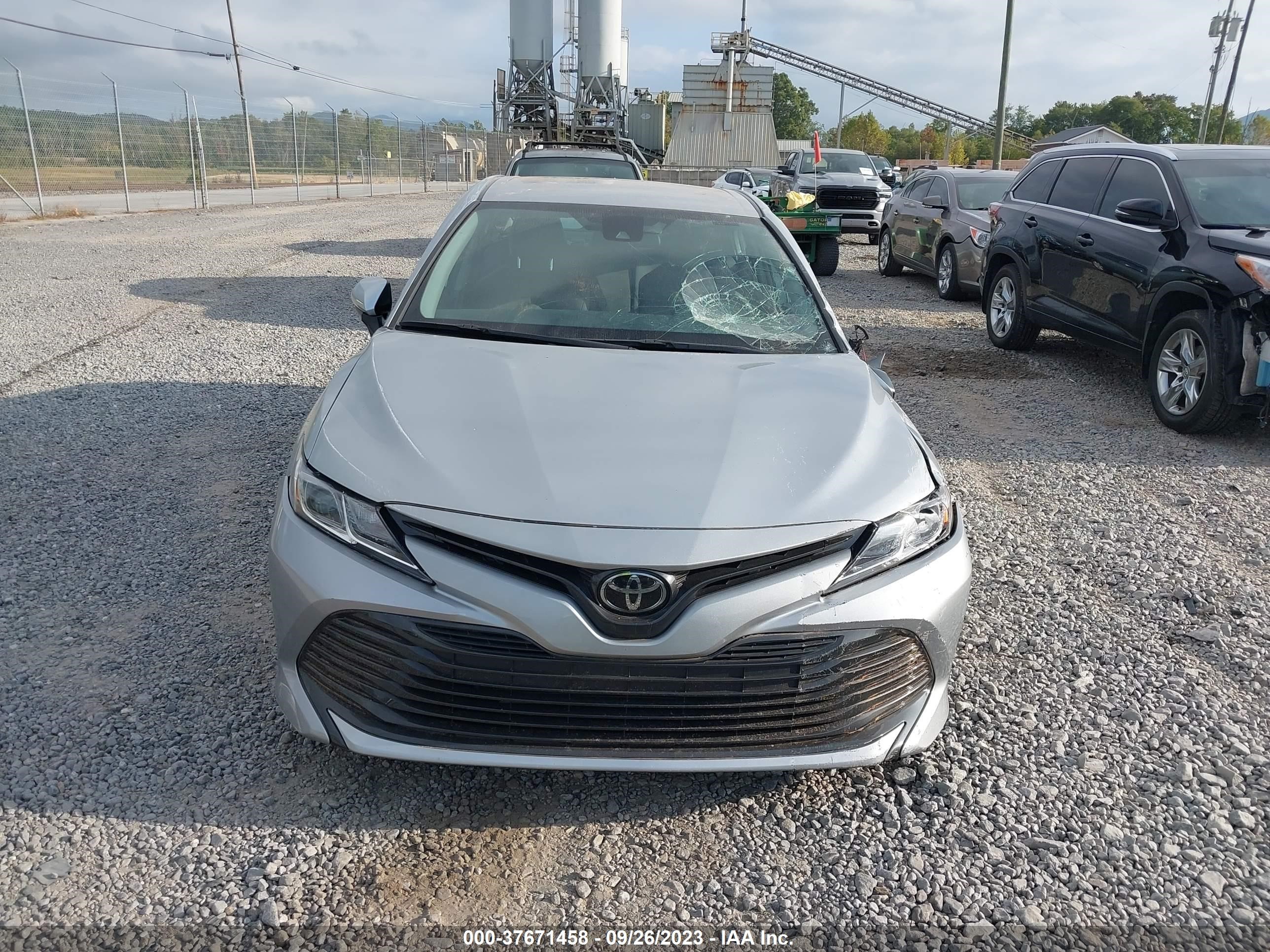 Photo 11 VIN: 4T1C11AK0LU883428 - TOYOTA CAMRY 