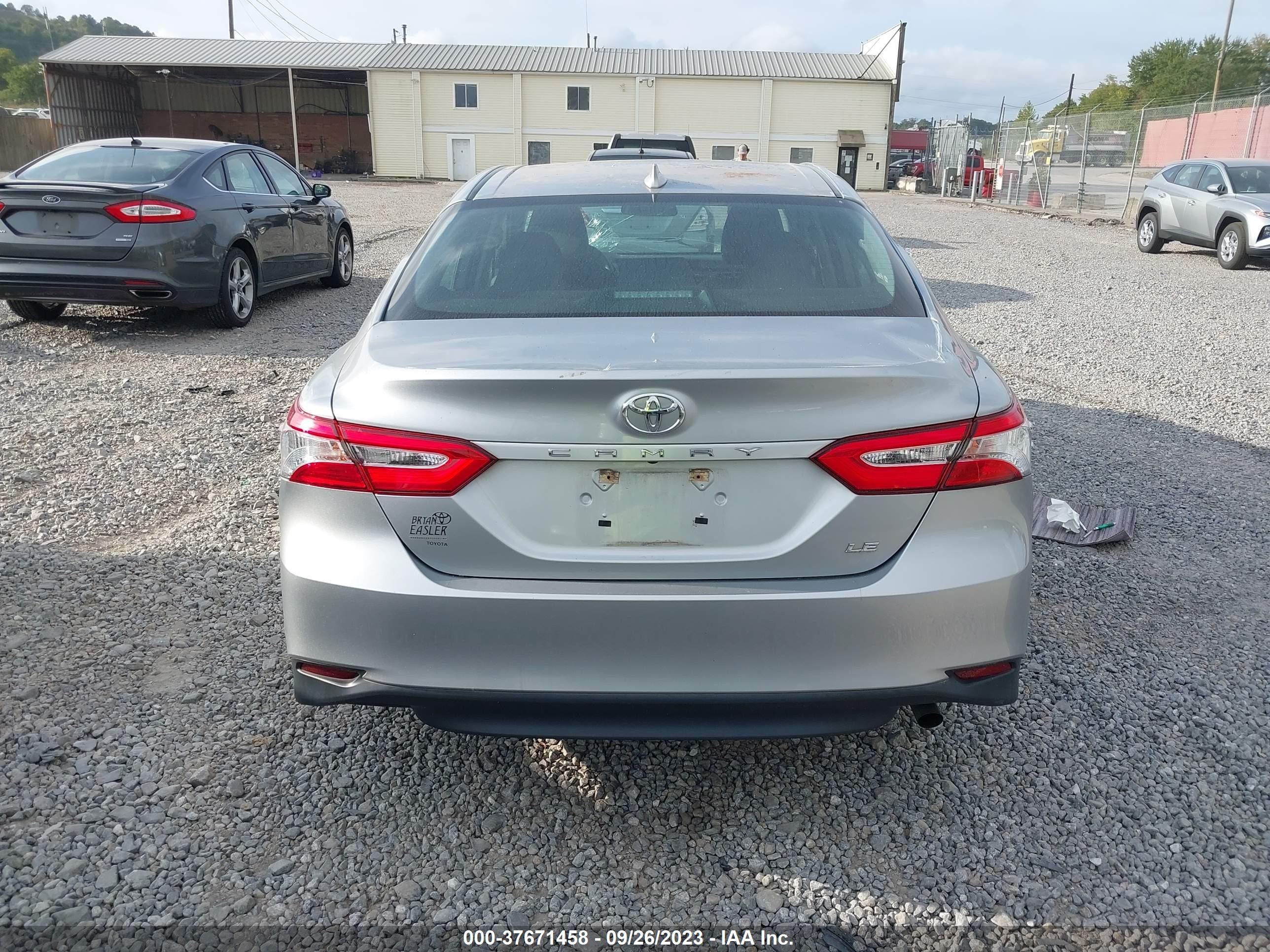 Photo 15 VIN: 4T1C11AK0LU883428 - TOYOTA CAMRY 